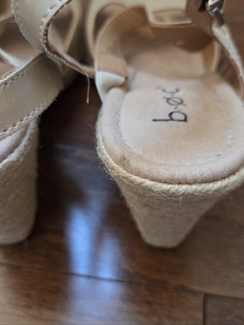 BOC Born Concept Gold Champagne Strappy Espadrille Wedge Sandal Size 8 - Picture 10 of 11